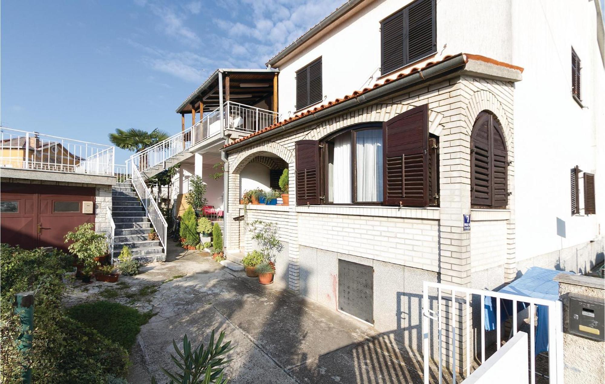 Stunning Apartment In Rovinj With Kitchen Exterior foto