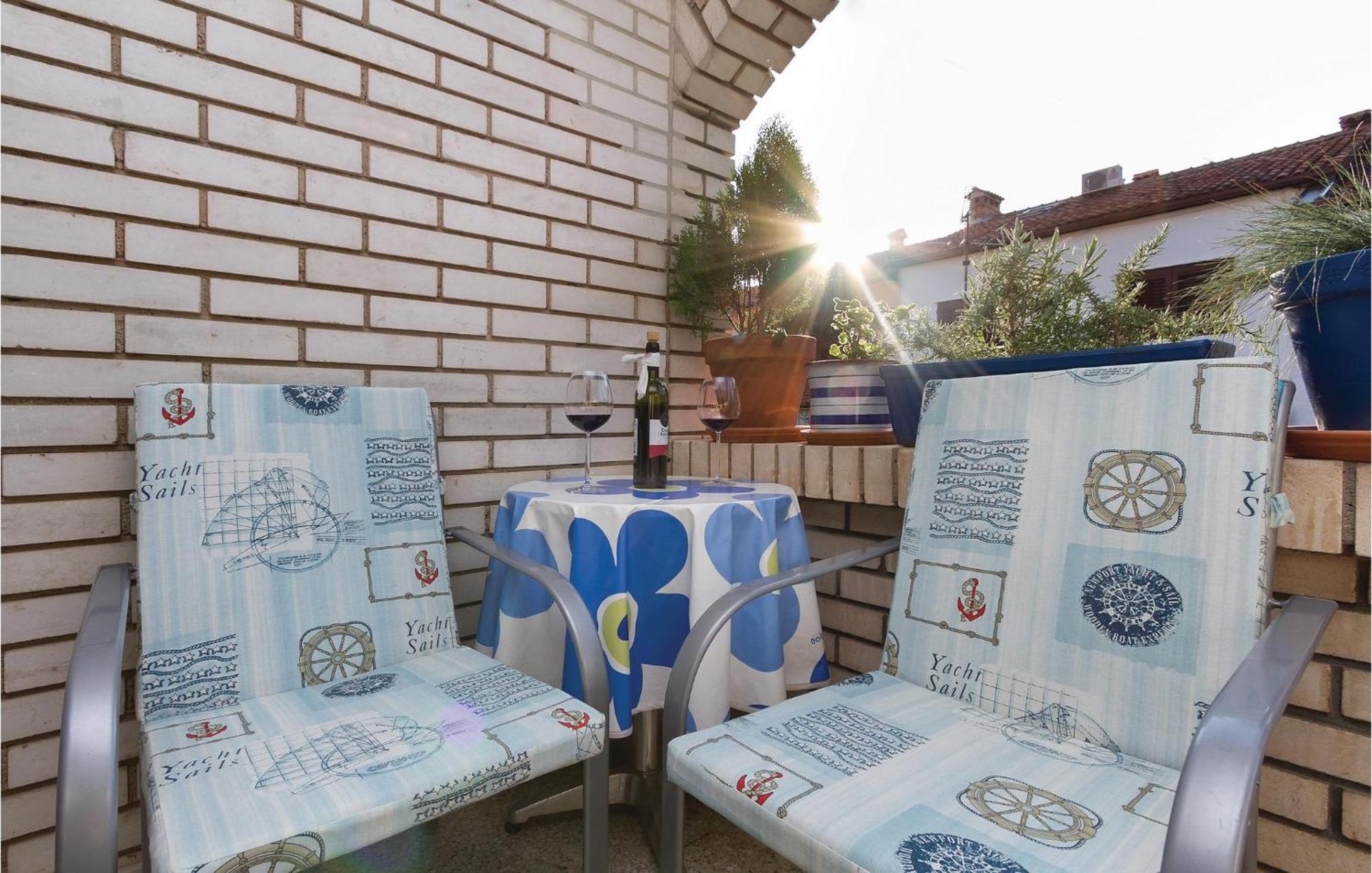 Stunning Apartment In Rovinj With Kitchen Exterior foto